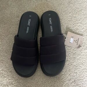 Tom’s casual slides